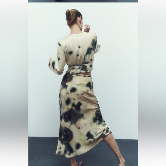 Zara TIE DYE PRINT SATIN EFFECT MIDI SKIRT - Picture 4 of 11